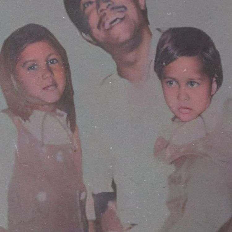 Sama-sama jadi artis, ini potret lawas 9 seleb bersama orang tua, Aminah 'Mak Nyak' syuting bareng ibu