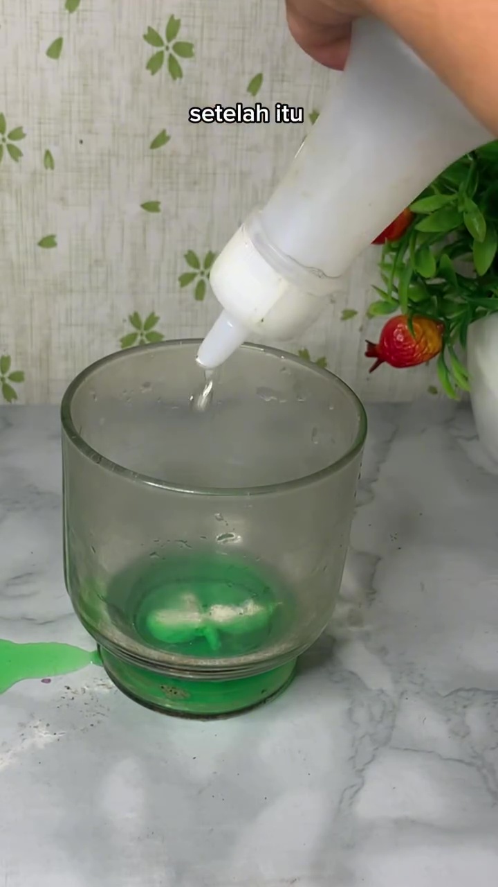 Kompor berminyak dan berkerak bisa kesat lagi seperti baru keluar toko, intip cara membersihkannya