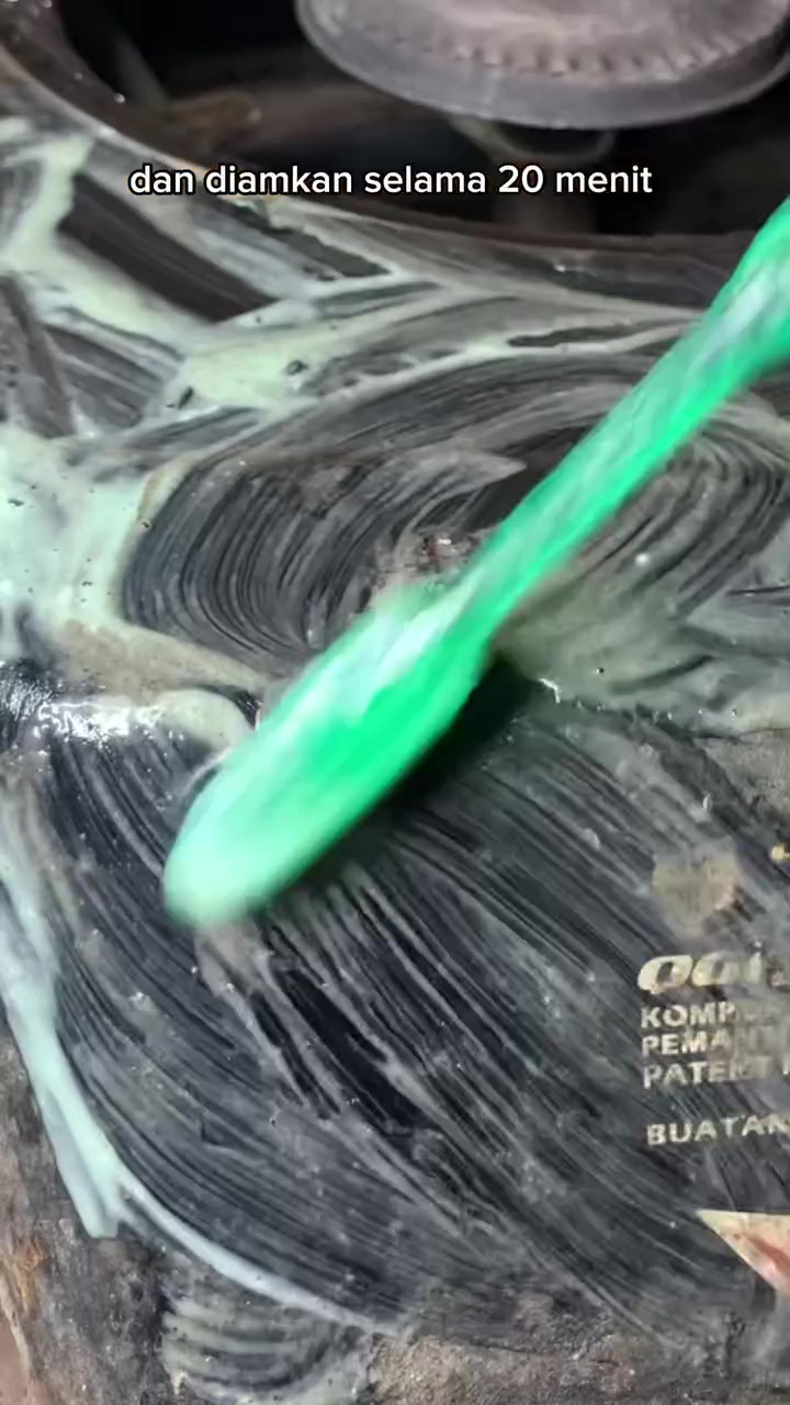 Kompor berminyak dan berkerak bisa kesat lagi seperti baru keluar toko, intip cara membersihkannya