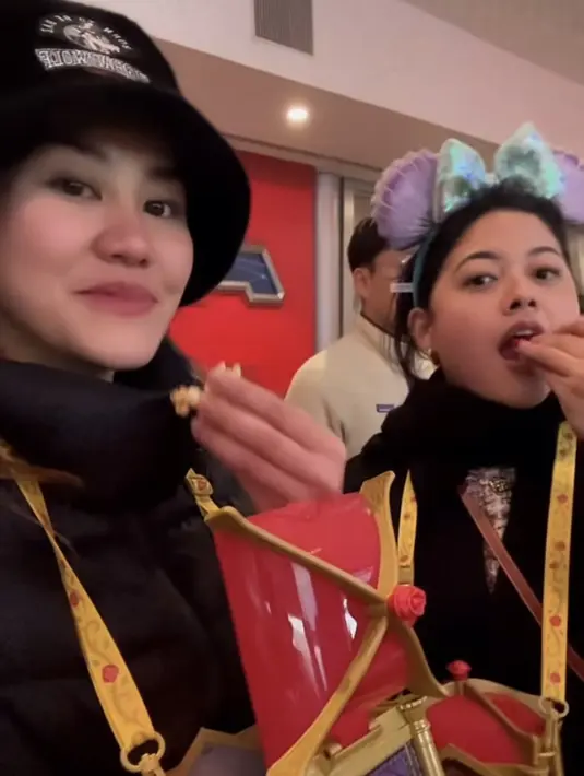 Jarang tersorot, 9 potret Aaliyah Massaid dan Pinka Hapsari anak Puan Maharani ternyata sahabatan