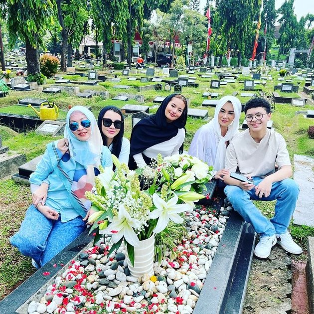 Bak kakak adik, begini 11 potret kedekatan Reza Angelina dan Angelina Sondakh, jauh dari permusuhan