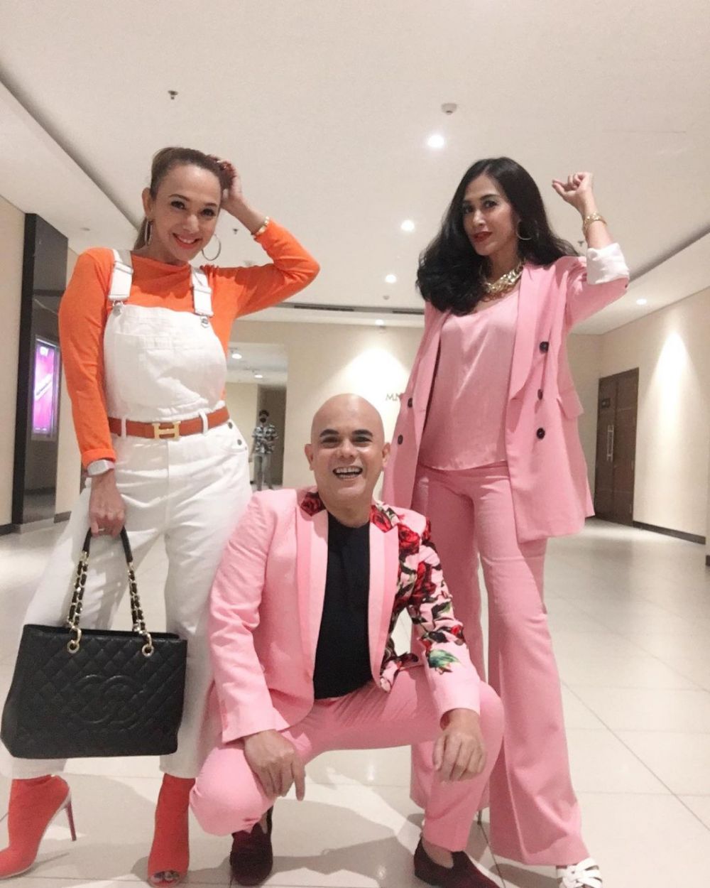 Sahabatan sejak main di Si Manis Jembatan Ancol, ini 9 potret kenangan Kiki Fatmala dan Ozi Syahputra