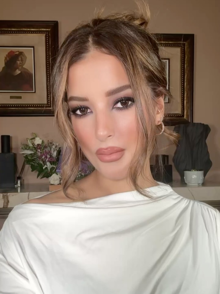 Pamer wajah dengan makeup glamor & bibir tebal, 7 potret Tasya Farasya ini disebut bak Kim Kardashian