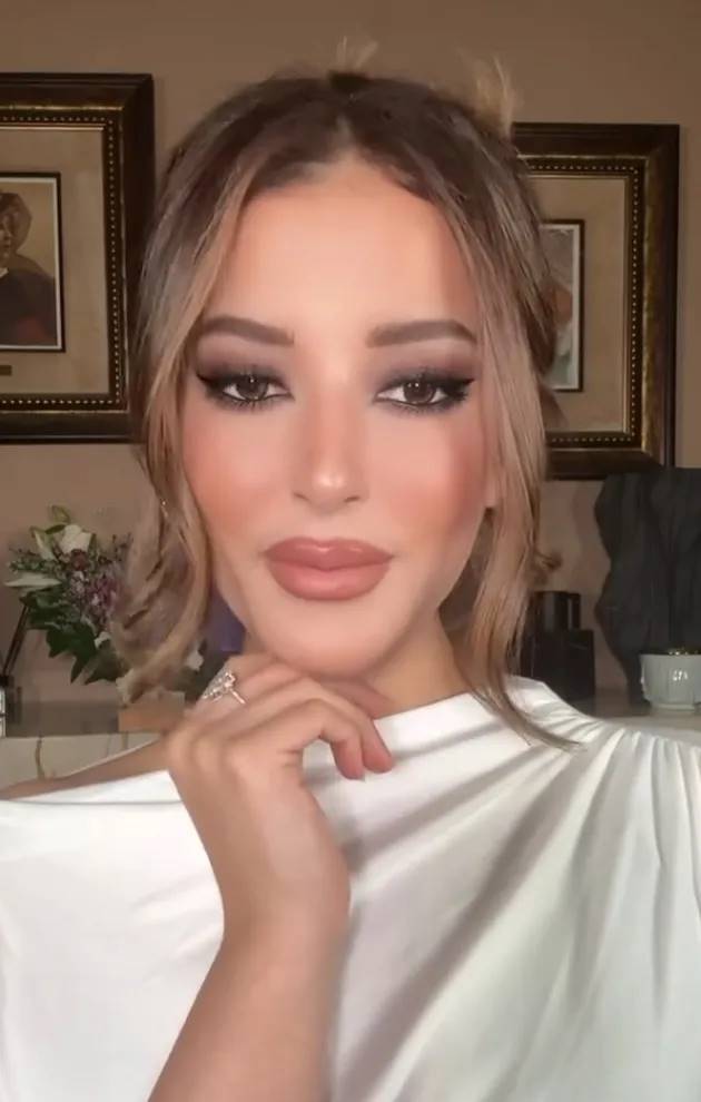 Pamer wajah dengan makeup glamor & bibir tebal, 7 potret Tasya Farasya ini disebut bak Kim Kardashian