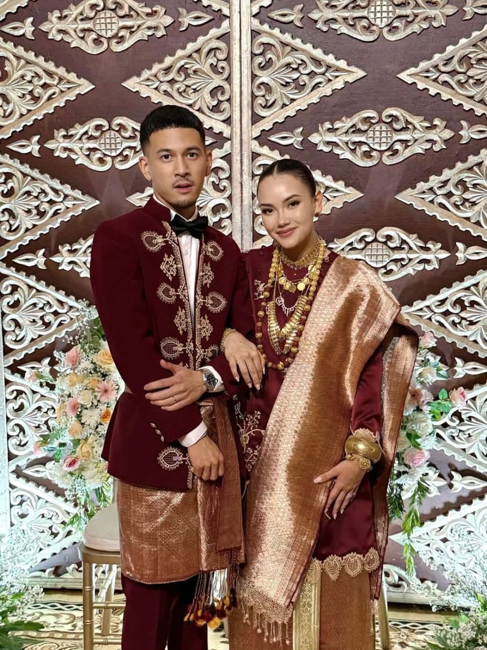 Akad sederhana, 9 potret resepsi nikah Alexandra Daguise kakak ipar Al Ghazali bernuansa adat Minang