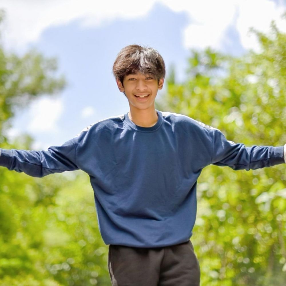 Ikuti jejak sang ayah sebagai musisi, intip 11 potret Kenzy anak Andre Taulany yang gayanya makin cool