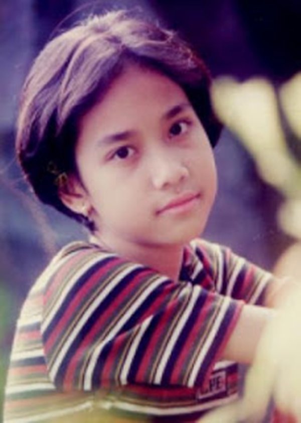 Disebut kembar, intip 9 potret masa kecil Bunga Citra Lestari yang parasnya plek ketiplek Noah