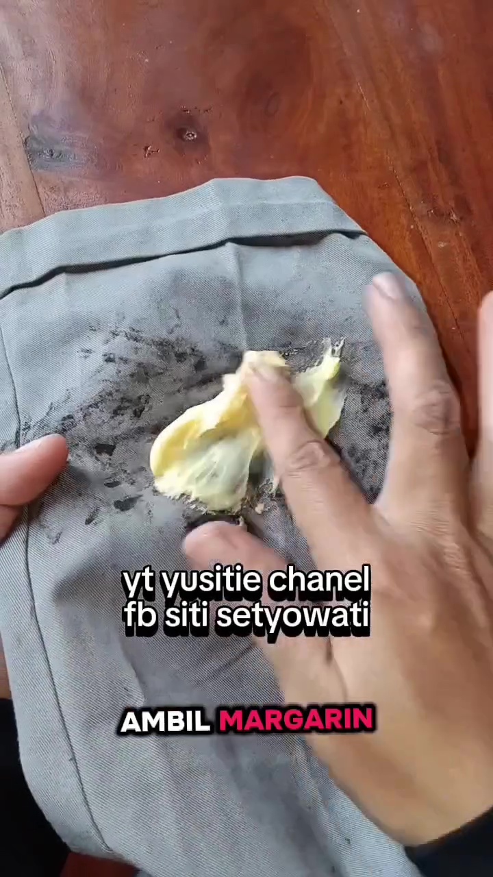 Baju terkena noda oil hitam? Jangan langsung dicuci, ini cara menghilangkannya pakai 1 bahan dapur