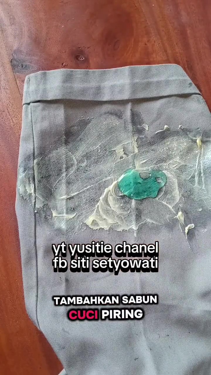 Baju terkena noda oil hitam? Jangan langsung dicuci, ini cara menghilangkannya pakai 1 bahan dapur