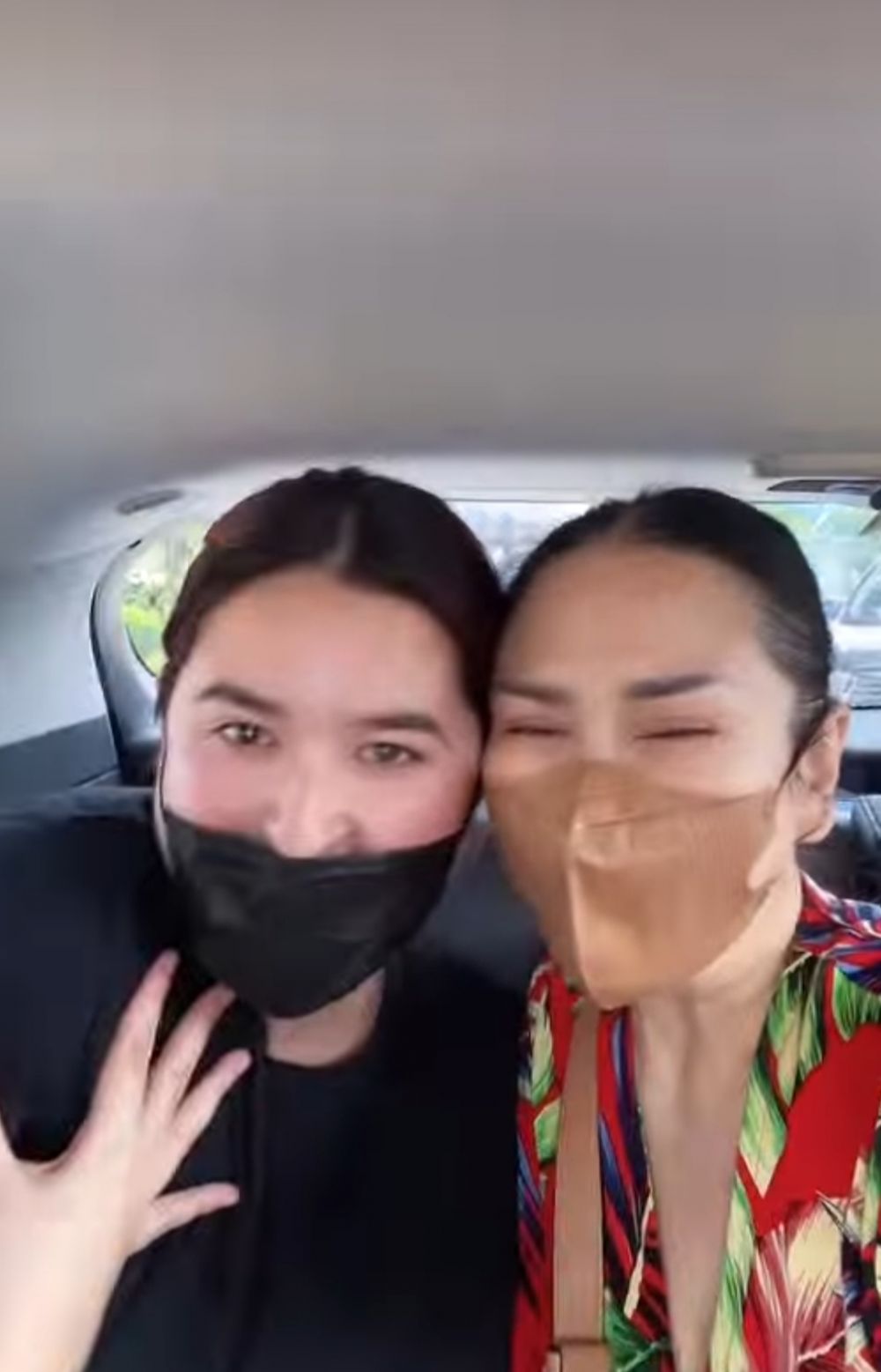 Sudah melepas putrinya ke jenjang pernikahan, ini 11 potret Titi DJ bareng Stephanie dulu hingga kini