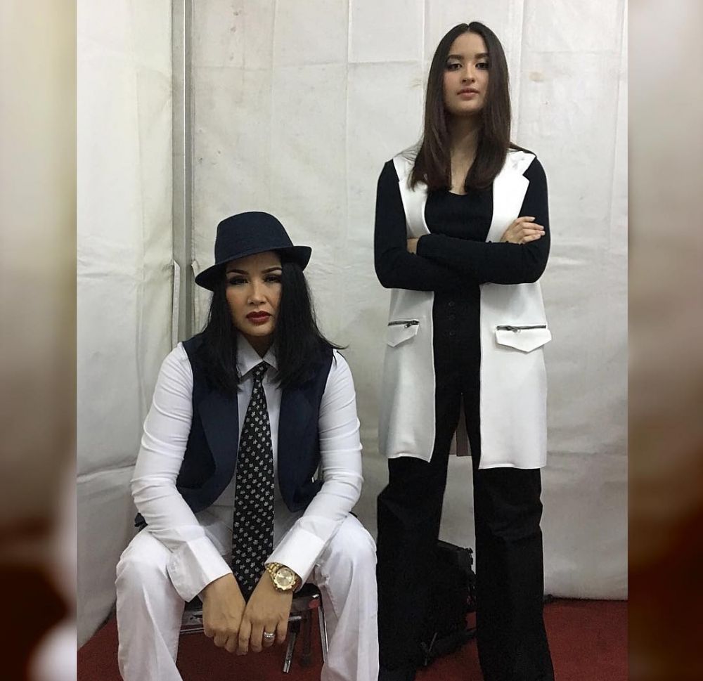 Sudah melepas putrinya ke jenjang pernikahan, ini 11 potret Titi DJ bareng Stephanie dulu hingga kini