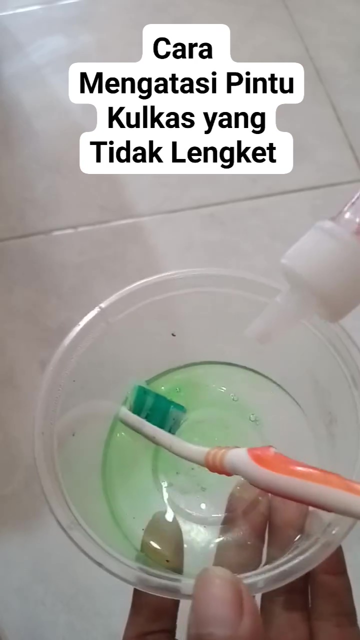 Karet pintu kulkas longgar jangan dibiarkan! Segera bersihkan dengan cara ini biar rapat lagi