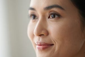 10 Serum pengencang wajah bebas kerutan untuk usia 30 tahun di bawah Rp 100 ribu