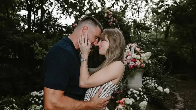 Perjalanan cinta Taylor Swift dan Travis Kelce: Dari gelang persahabatan ke cincin tunangan