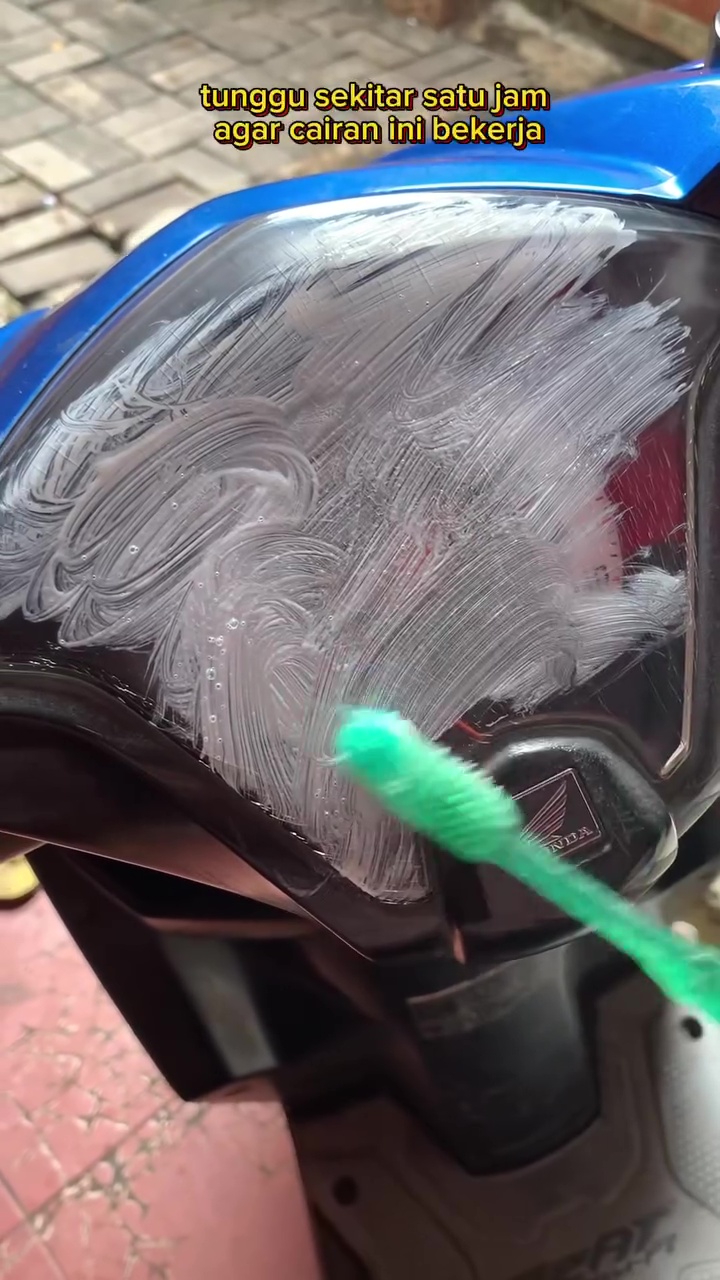 Wanita ini bagikan trik dari tukang bengkel cara atasi kaca speedometer retak tanpa perlu ganti baru