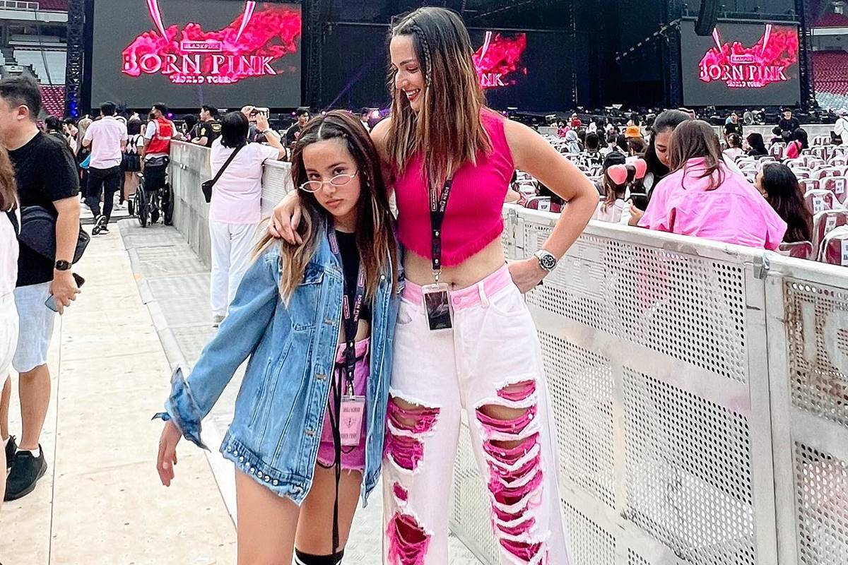 Potret kebersamaan 11 pesinetron dengan putrinya yang beranjak ABG, gaya modisnya tiru sang ibunda