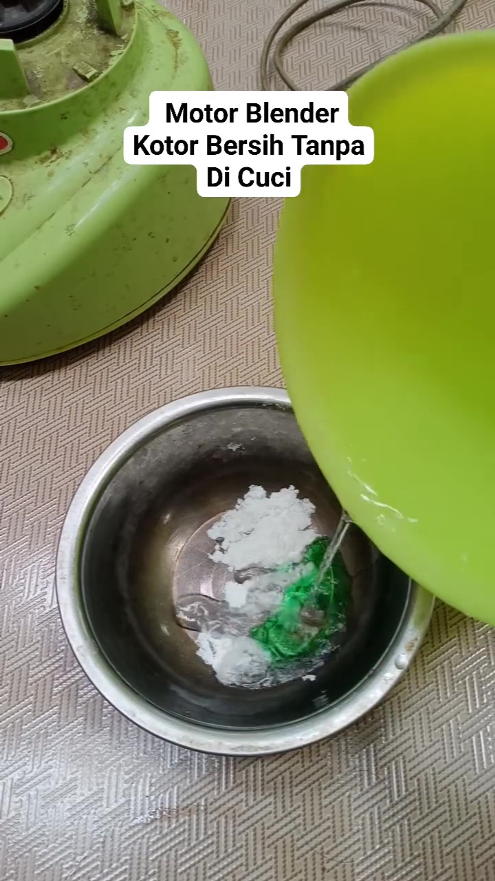 Jangan asal cuci! Inilah cara aman bersihkan mesin blender lama yang berkerak bermodal 2 bahan dapur