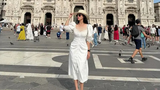 6 Potret pedangdut Bebizie anggota DPRD pelesiran ke Eropa ini tuai kritikan, ngaku pakai duit pribadi