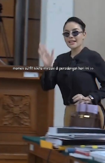 7 Potret Nikita Mirzani kembali hadiri sidang dengan gaya modis abis, tenteng tas branded