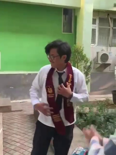 7 Potret Suti Karno bagikan momen wisuda Grecho Pradittya Karno anak angkatnya, ungkap rasa bangga