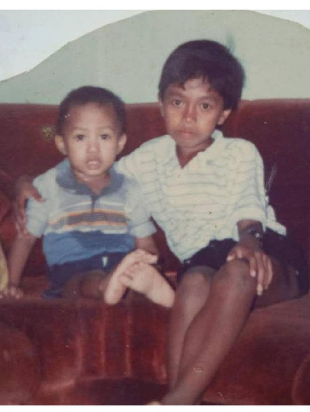 Pria ini pernah jadi tukang semir sepatu, kini jadi crazy rich, 2 kali duduk di DPR, 9 potret lawasnya