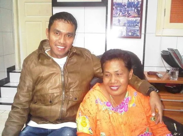 Pria ini pernah jadi tukang semir sepatu, kini jadi crazy rich, 2 kali duduk di DPR, 9 potret lawasnya