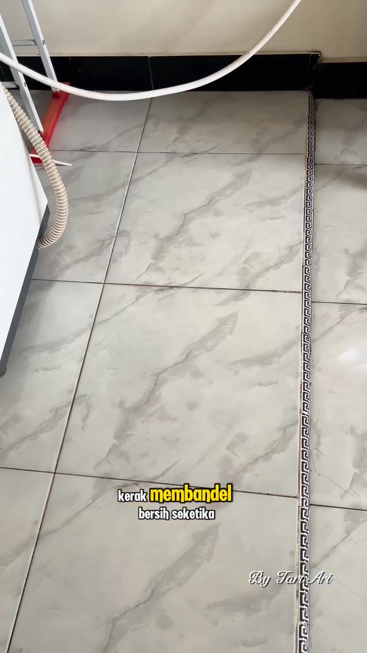 Ternyata baking soda bisa ampuh bersihkan kerak air tebal di lantai keramik, begini cara pakainya