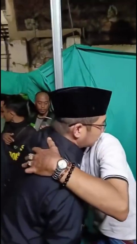 9 Potret momen Pasha Ungu melayat ke rumah Affan driver ojol korban tabrak Brimob, ucap bela sungkawa