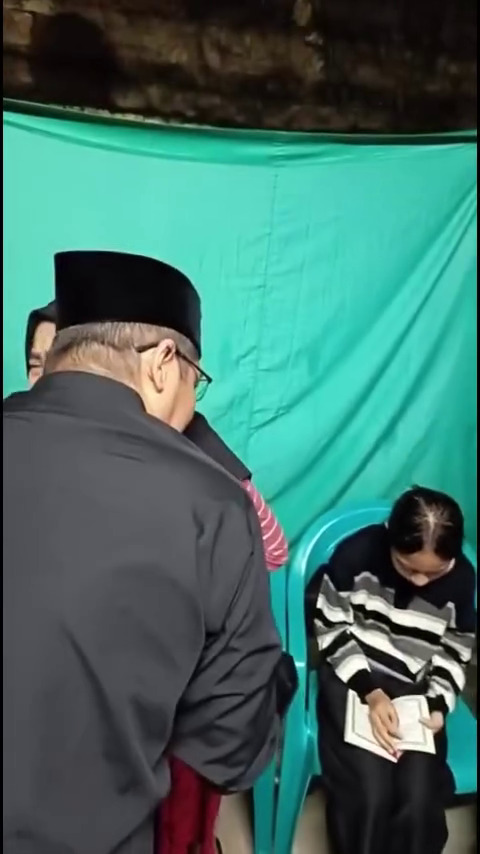 9 Potret momen Pasha Ungu melayat ke rumah Affan driver ojol korban tabrak Brimob, ucap bela sungkawa