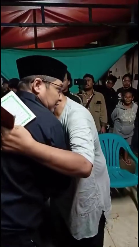 9 Potret momen Pasha Ungu melayat ke rumah Affan driver ojol korban tabrak Brimob, ucap bela sungkawa