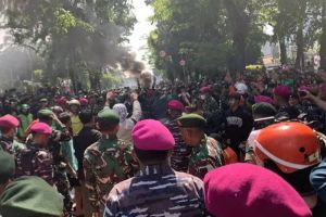 Ratusan demonstran di Mako Brimob mundur usai berdialog, kini massa bergerak ke flyover Senen