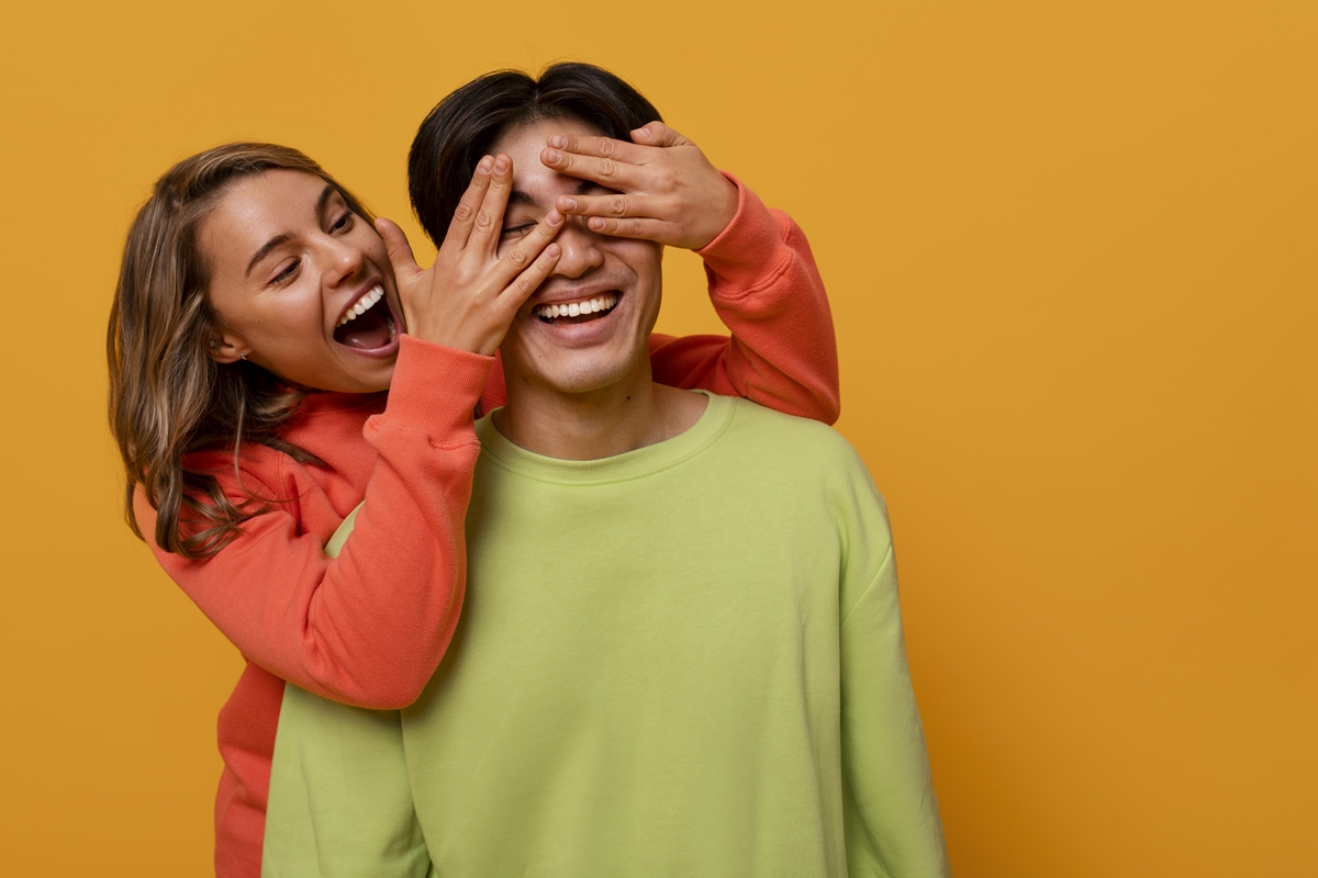 100 Kata-kata gombalan maut untuk chat pacar, bikin hati berbunga-bunga