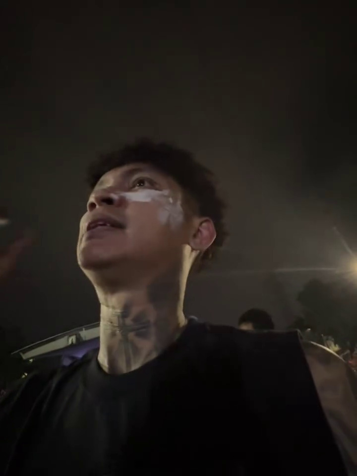 9 Potret Young Lex buka posko medis untuk pendemo, ikut antar makanan dan bantuan buat medis