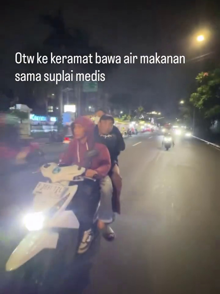 9 Potret Young Lex buka posko medis untuk pendemo, ikut antar makanan dan bantuan buat medis