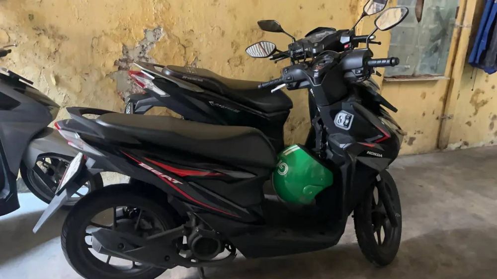 Potret rumah kontrakan Affan Kurniawan dalam gang sempit di tengah megahnya gedung Jakarta