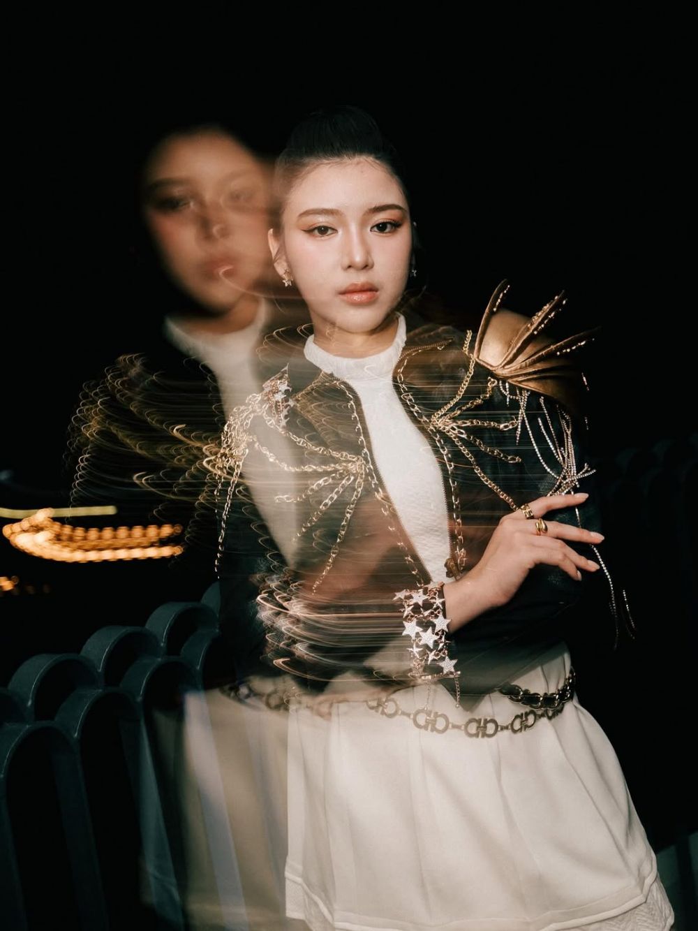 Tiara Andini curhat diminta tukar kursi pesawat gara-gara ada pejabat, endingnya malah kena sindir