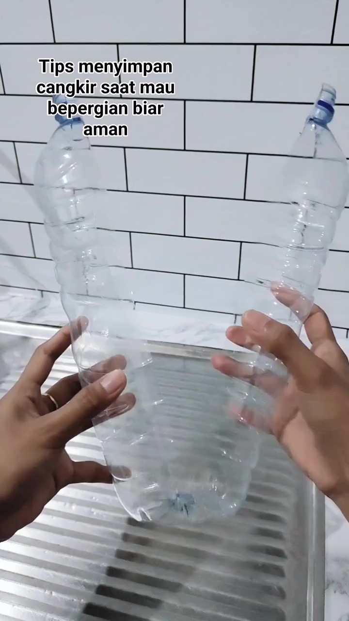 Ingin bawa cangkir saat bepergian? Coba gunakan 1 sampah dapur ini biar lebih aman dan antipecah