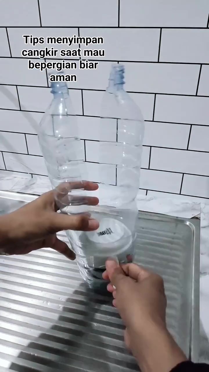 Ingin bawa cangkir saat bepergian? Coba gunakan 1 sampah dapur ini biar lebih aman dan antipecah