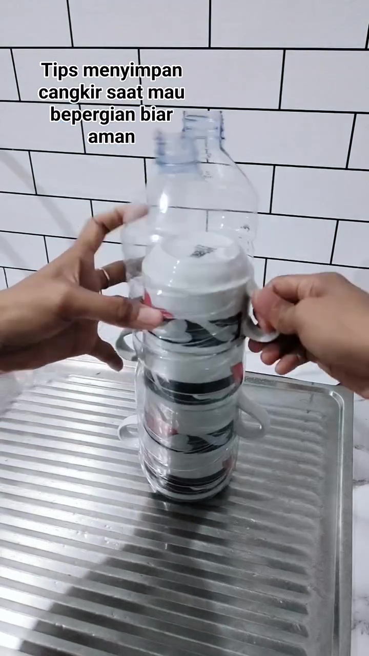 Ingin bawa cangkir saat bepergian? Coba gunakan 1 sampah dapur ini biar lebih aman dan antipecah