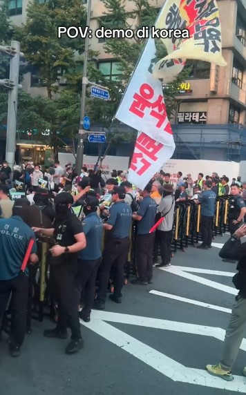 WNI tinggal di Korea Selatan ini tunjukkan tertibnya warga Negeri Ginseng saat demo, ini 7 potretnya