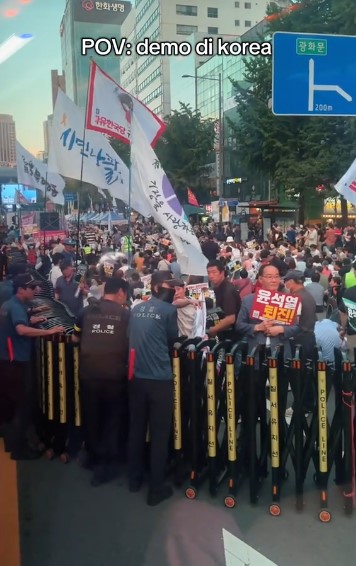 WNI tinggal di Korea Selatan ini tunjukkan tertibnya warga Negeri Ginseng saat demo, ini 7 potretnya
