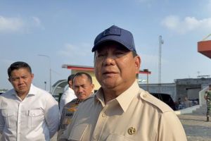 Prabowo minta kapolri naikkan pangkat polisi korban aksi demo ricuh