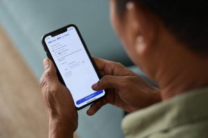 Cara cek penerima bansos PKH dan BPNT September 2025, cukup lewat HP tanpa ribet