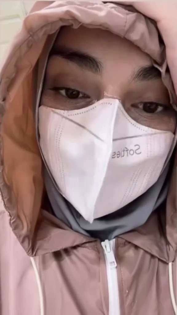 9 Potret Celine Evangelista jadi relawan medis saat demo, ikut bantu membawa makanan untuk massa aksi