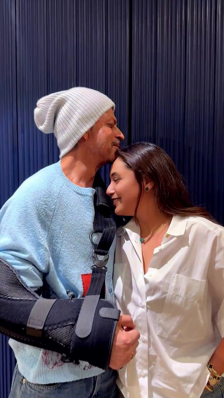 7 Momen Shah Rukh Khan dan Rani Mukerji reuni menari bareng, bikin nostalgia plus baper