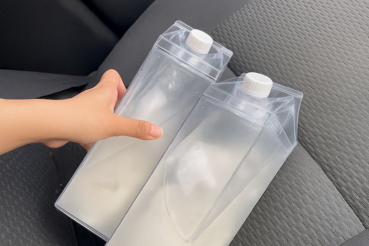 Anti gagal! Cara simpan air kelapa supaya tetap segar sampai 5 hari tanpa dibekukan