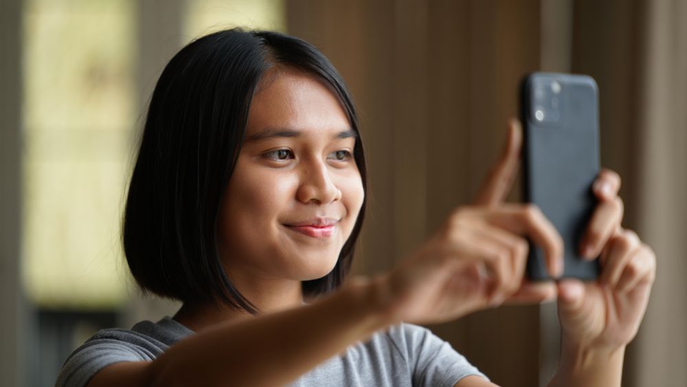 100 Kata-kata receh buat caption foto selfie, biar nggak garing di sosmed