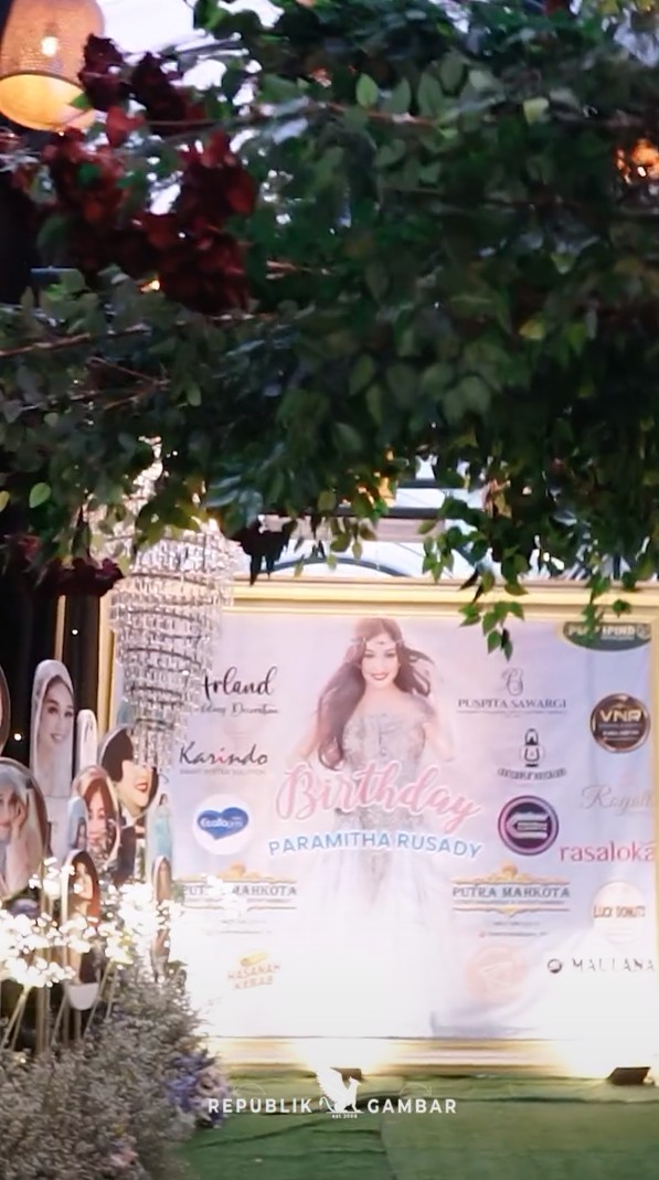 Paramitha Rusady pesta ulang tahun ke-59, acaranya dirayakan bak pesta pernikahan, ini 9 potretnya
