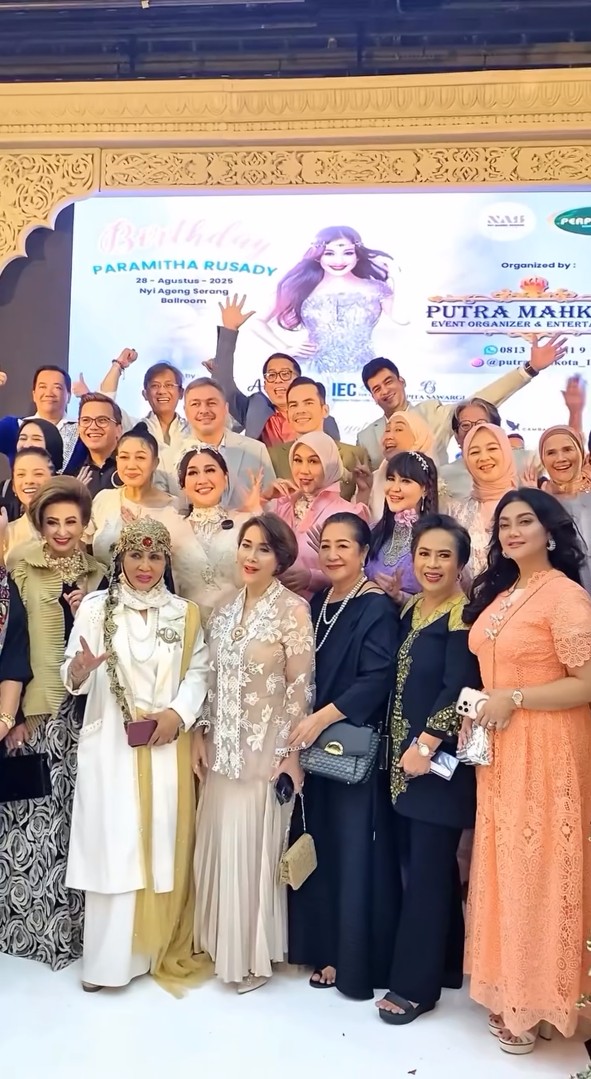 Paramitha Rusady pesta ulang tahun ke-59, acaranya dirayakan bak pesta pernikahan, ini 9 potretnya