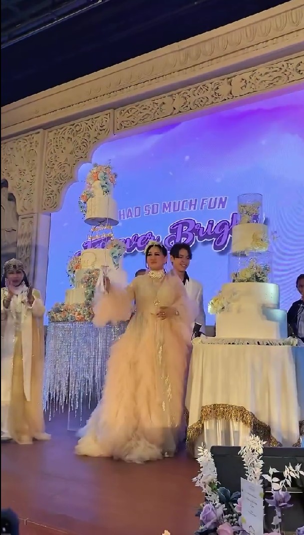 Paramitha Rusady pesta ulang tahun ke-59, acaranya dirayakan bak pesta pernikahan, ini 9 potretnya